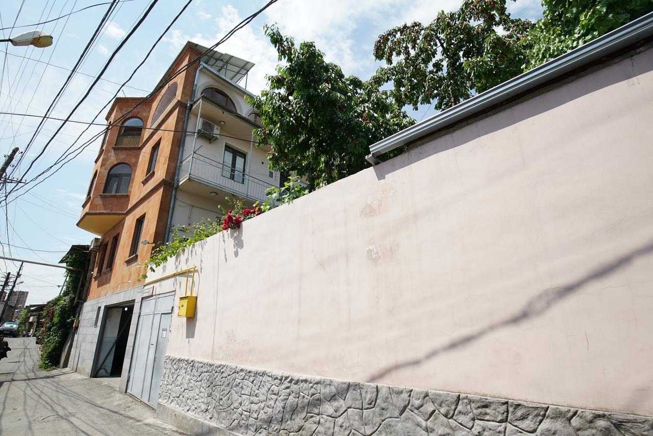 Nice House In The Heart Of The City Yerevan Exterior photo