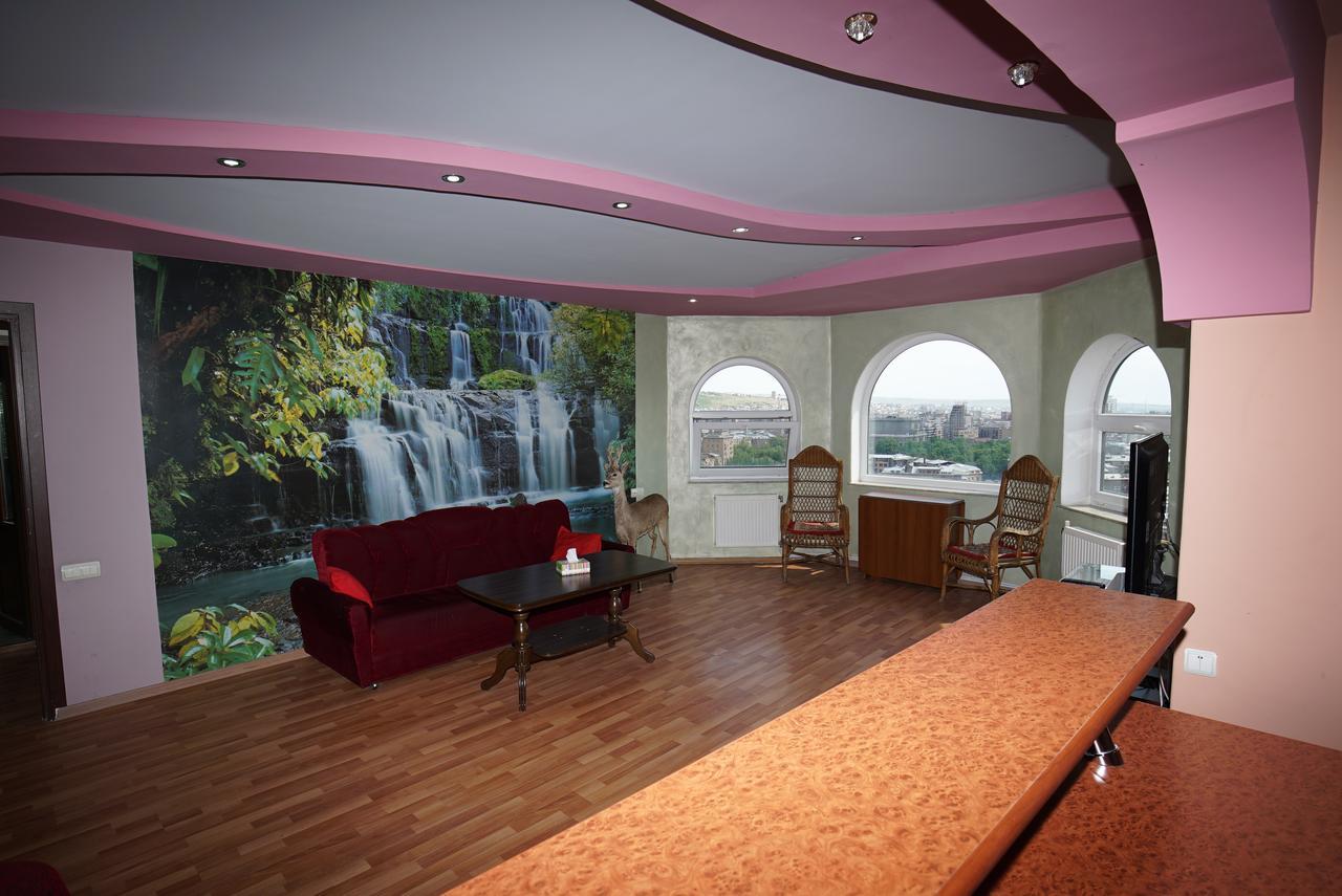 Nice House In The Heart Of The City Yerevan Exterior photo